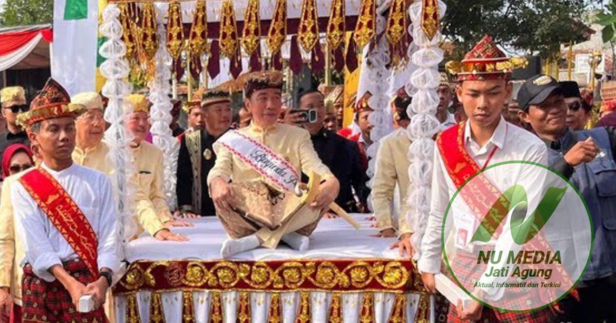 Jokowi Terima Gelar Adat Baginda Pemuka Bangsa dari Masyarakat Lampung Pepadun di Bandar Lampung