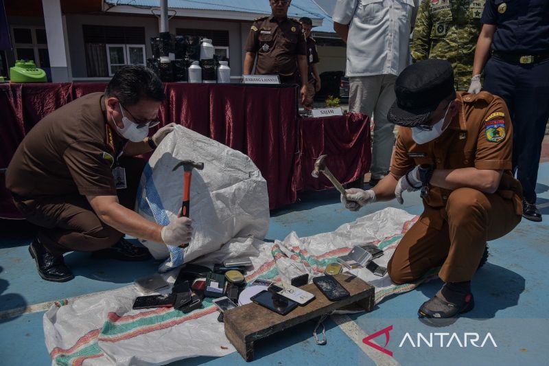 Kejari Palu Musnahkan Barang Bukti 77 Perkara Pidana, 60 di Antaranya Kasus Narkotika