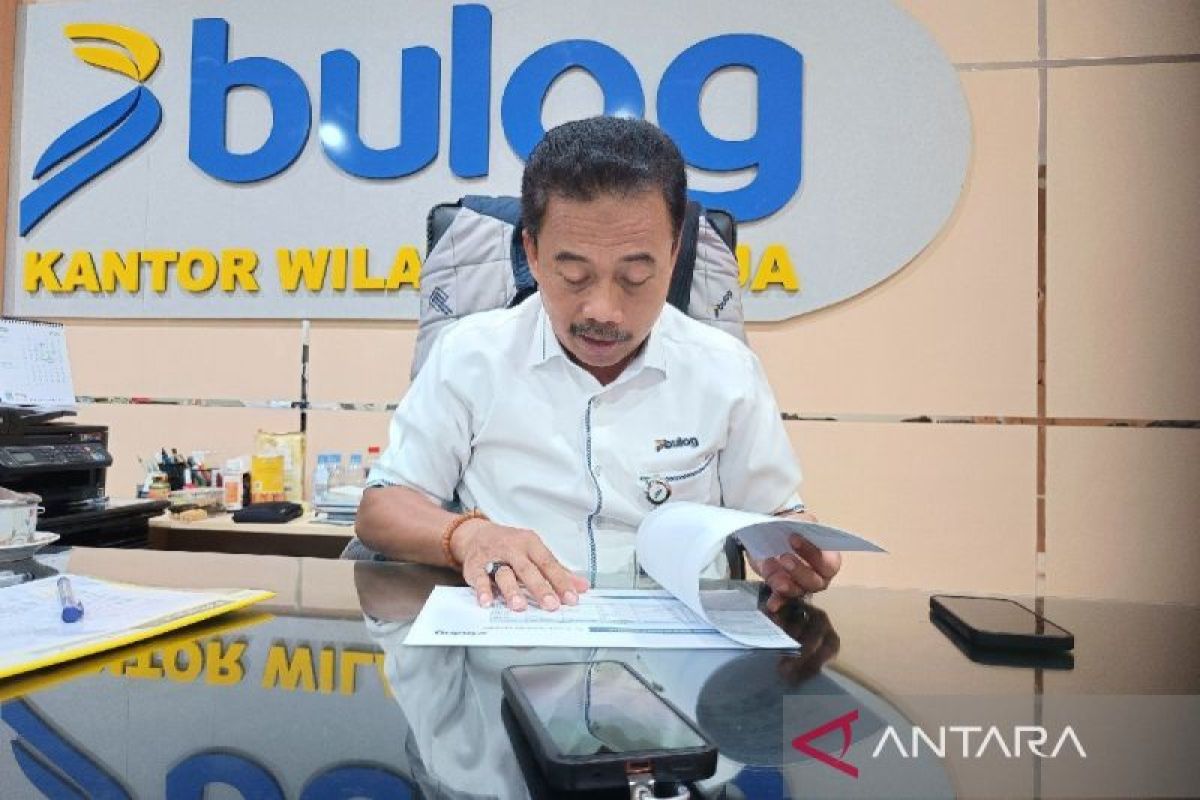 Bulog Papua Salurkan 15 Ton Beras Premium ke Ritel Jayapura, Harga Rp15.200 per Kilogram di Bawah HET