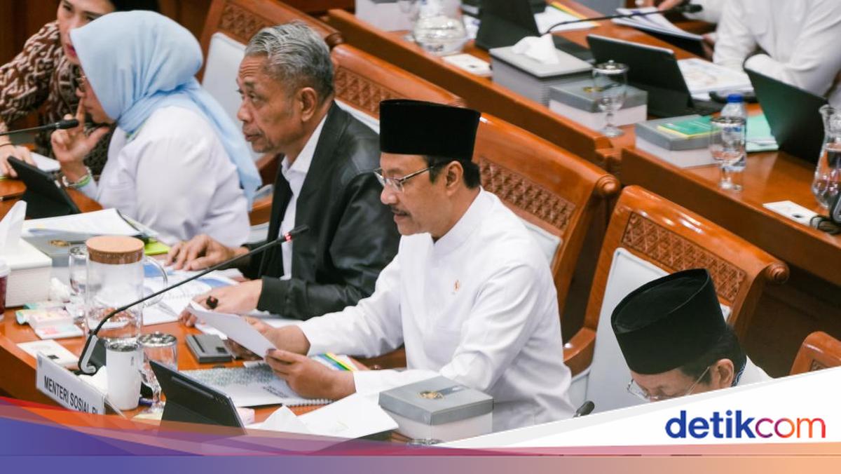 Kemensos Demo Sistem Digitalisasi Bansos di Depan DPR RI, Wajah Pemindai Jadi Kunci Verifikasi Data