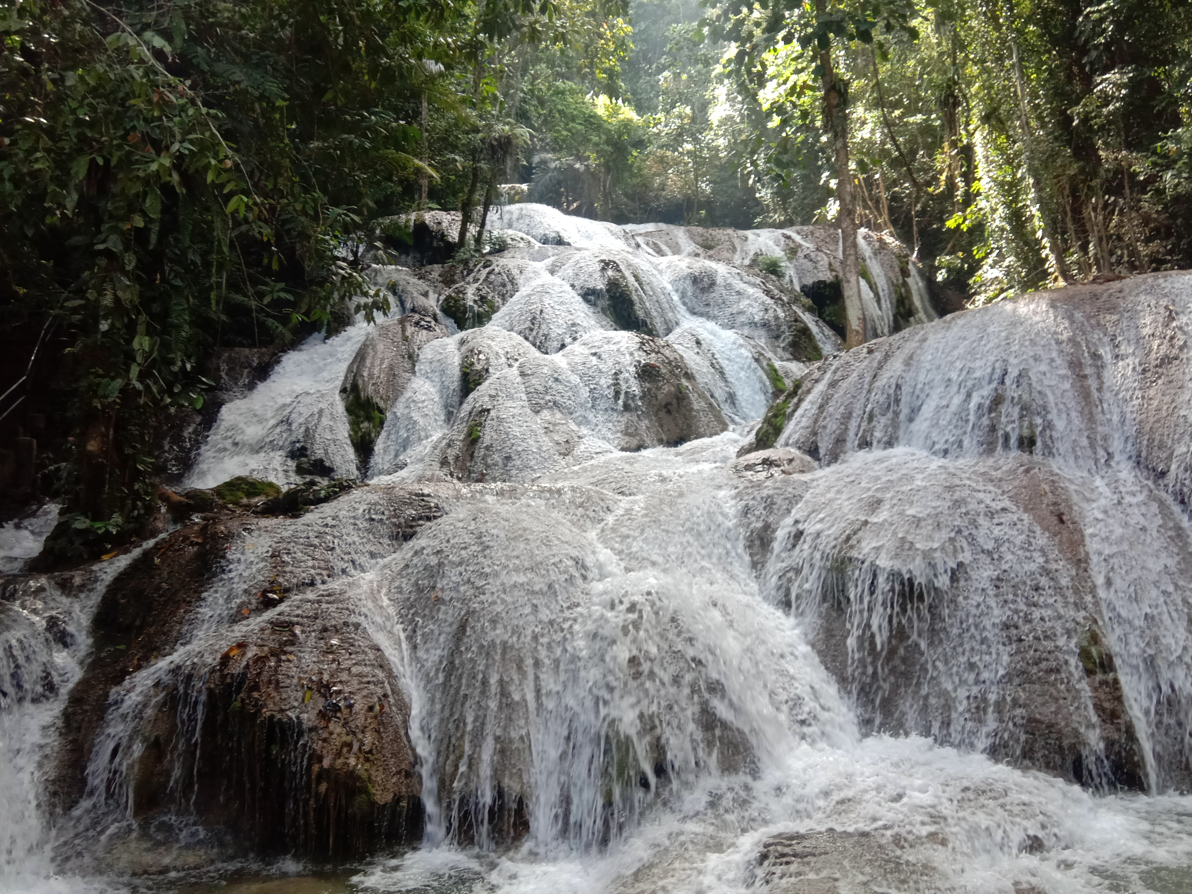 Air Terjun Saluopa, Surga Tersembunyi 12 Tingkat di Sulawesi Tengah