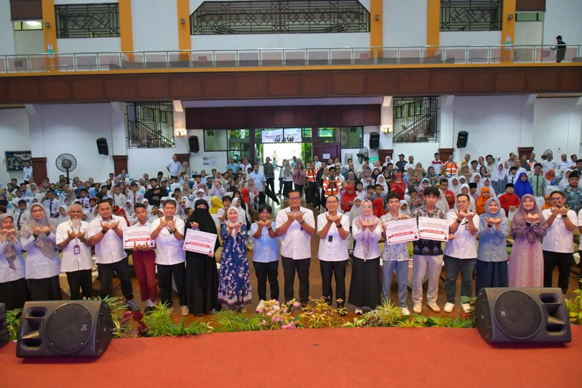 PT Semen Padang Salurkan Beasiswa Rp303,5 Juta untuk 198 Anak Karyawan, Jadi Modal Cetak Generasi Unggul
