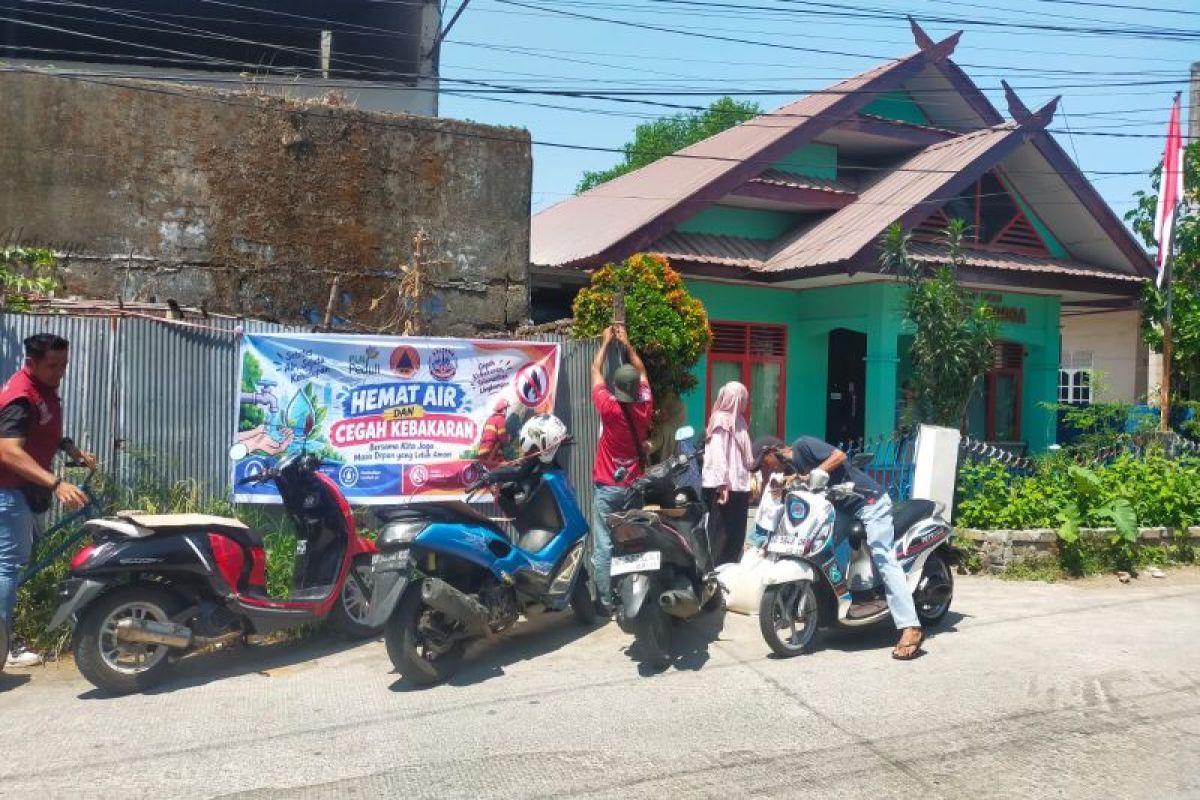 PLN dan Warga Kaluku Bodoa Makassar Kampanye Hemat Air Hadapi Kekeringan di RT 05/RW 02