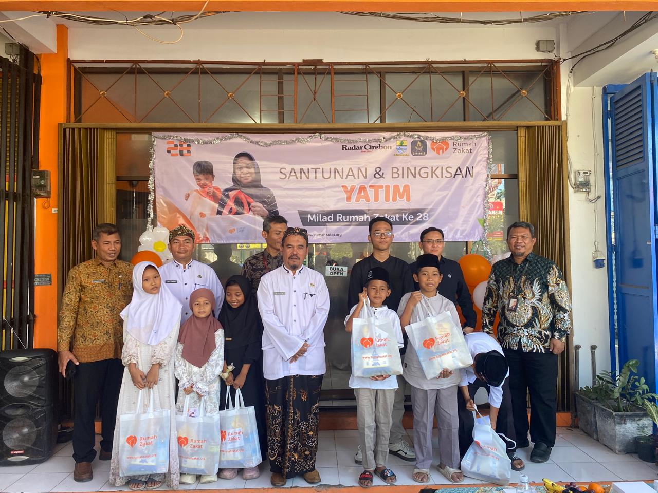 Milad ke-28 Rumah Zakat di Cirebon: 50 Anak Yatim Terima Santunan, Mangrove Ditanam di Pesisir
