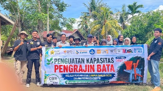USK Latih Pengrajin Bata di Aceh Utara Olah Lumpur Banjir Jadi Bata Ramah Lingkungan, Ini Hasilnya