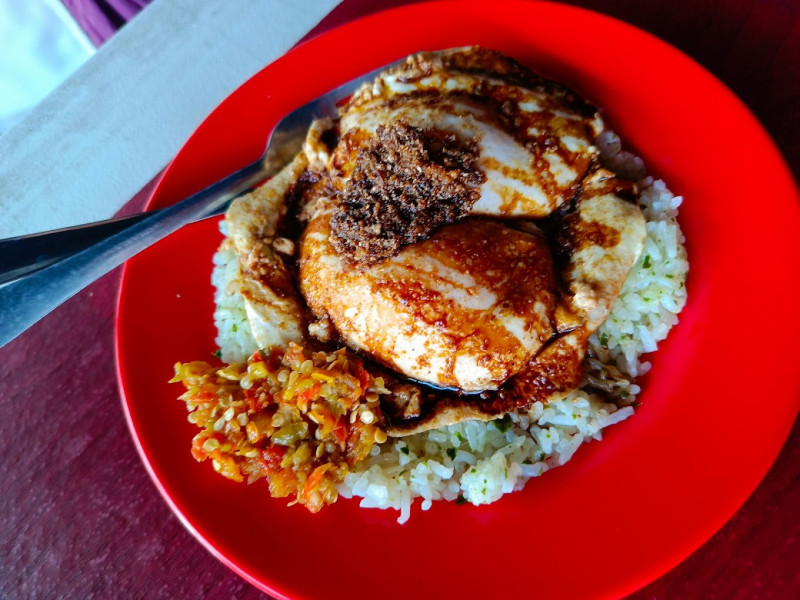 Nasi Telur Dekat Taman Safari Cisarua, Murah Meriah dan Mengenyangkan