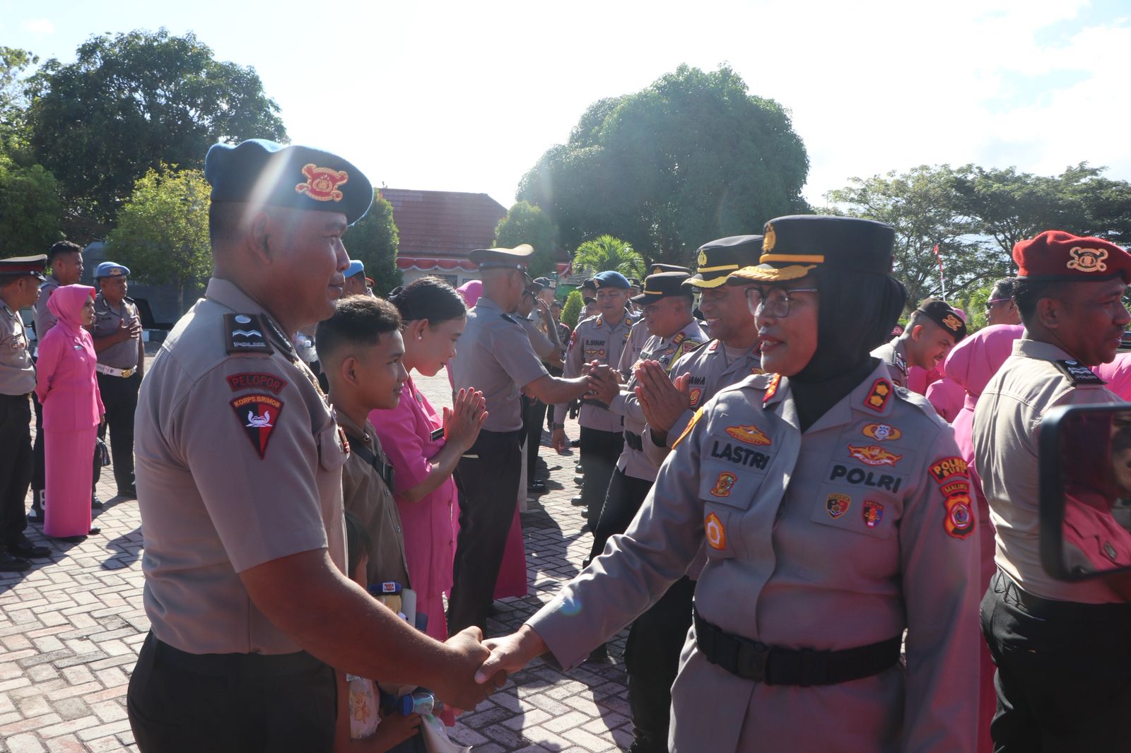 61 Personel Polres Buru dan Brimob Naik Pangkat, Kapolres: Bukan Sekadar Karier, Tapi Amanah Tanggung Jawab