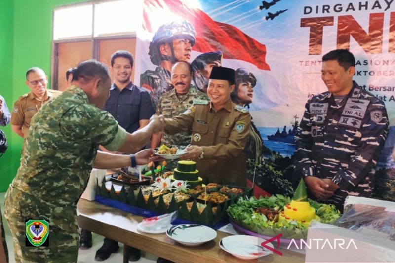 Wagub Seruyan Apresiasi TNI Jaga Kamtibmas, Sinergi Diperkuat Lewat HUT ke-81 di Koramil Seruyan Hilir