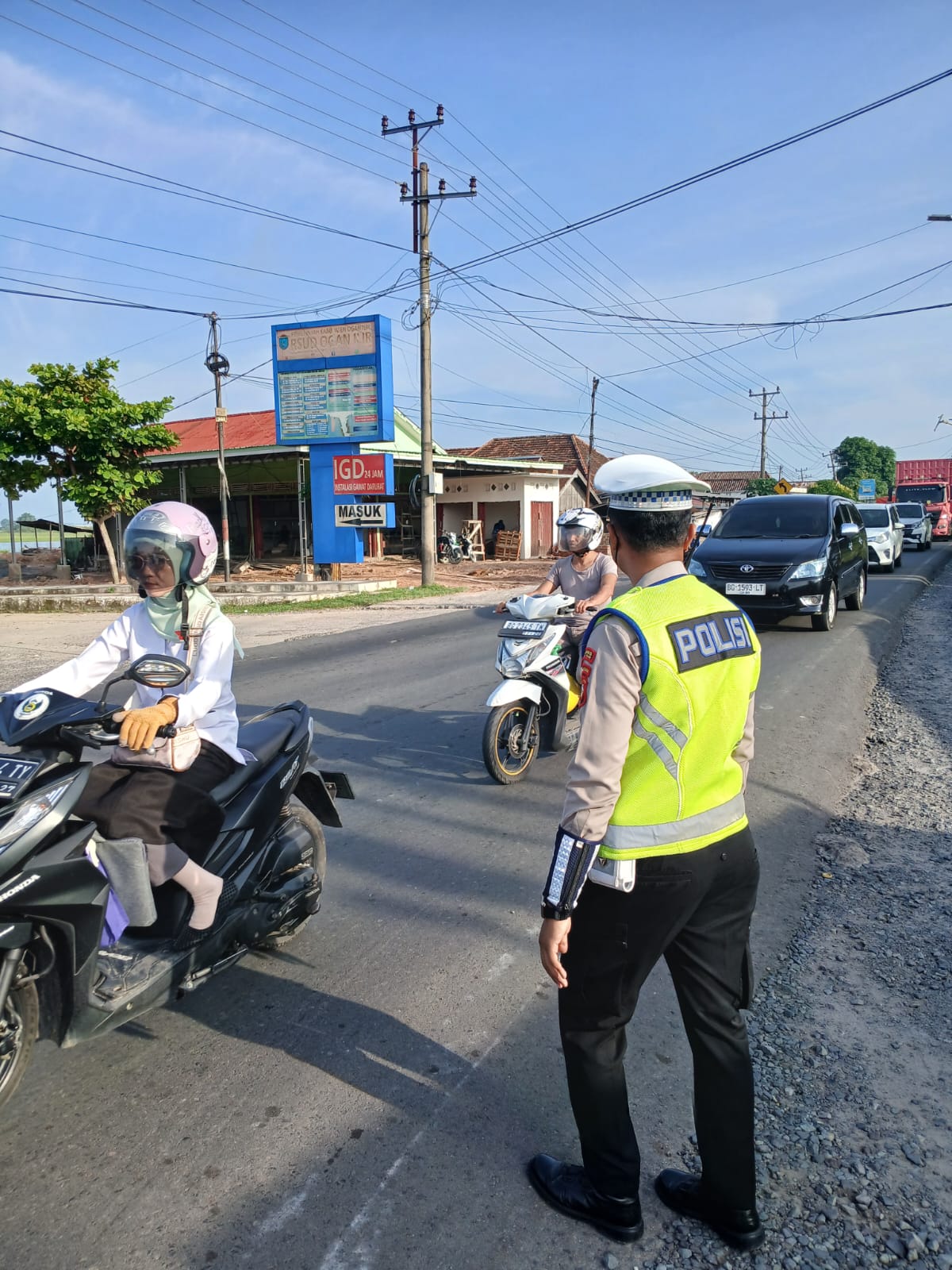 Satlantas Polres Ogan Ilir Kerahkan 30 Personel di 14 Titik Rawan Macet, Pelajar dan Pekerja Jadi Prioritas