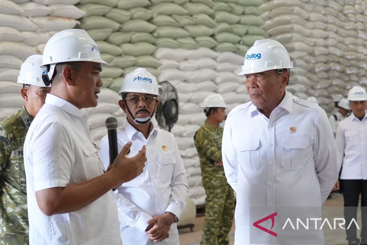 Stok Beras Bulog Sumut Capai 56.796 Ton, Menko Polkam Pastikan Pasokan Aman hingga 8 Bulan ke Depan