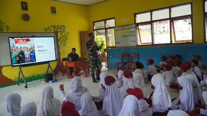 Satgas TMMD Ke-129 Kodim 1311/Morowali Tanamkan Jiwa Bela Negara ke Pelajar SDN Umbele Lewat Penyuluhan