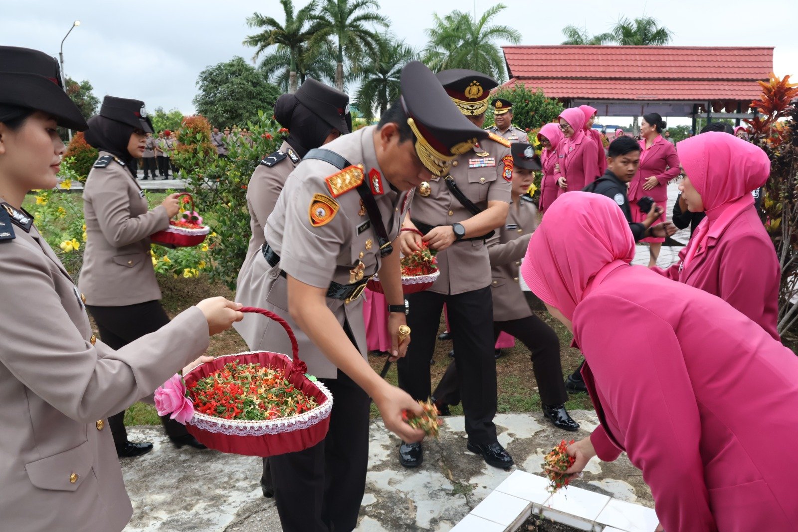 Kapolda Kaltara Pimpin Ziarah ke Taman Makam Pahlawan Telabang Bangsa, Momentum Hari Bhayangkara ke-80