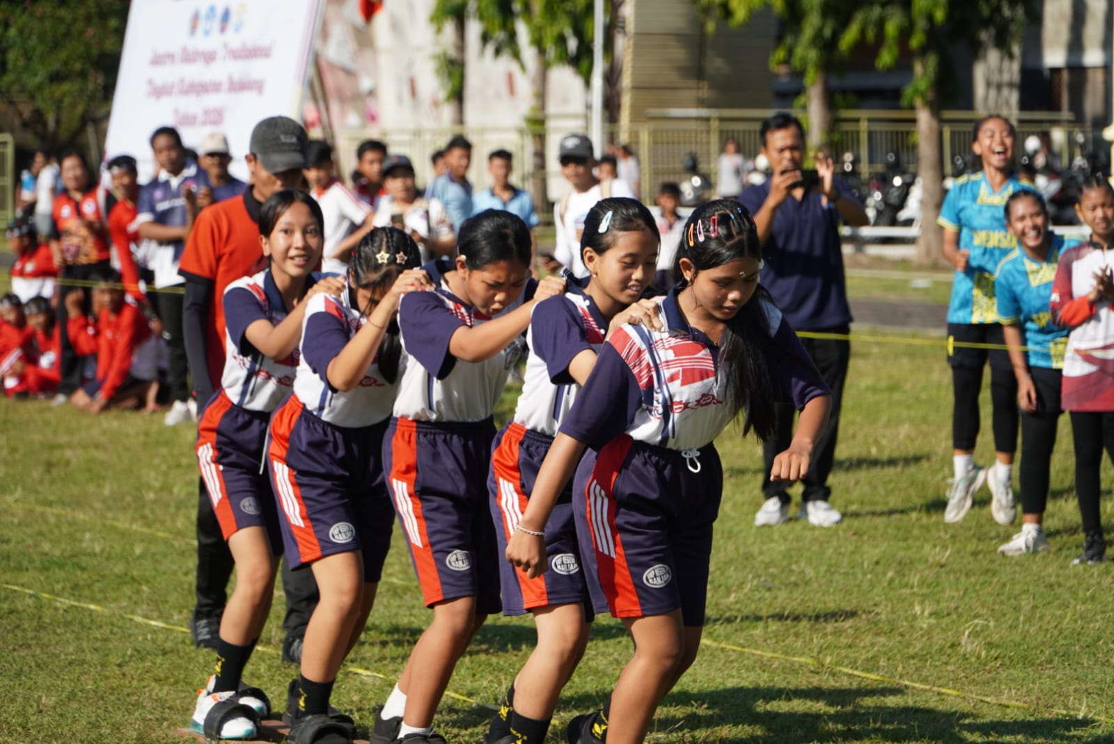 16 SMP di Buleleng Ikuti Jantra Olahraga Tradisional 2026, Lomba Terompah hingga Megala-gala