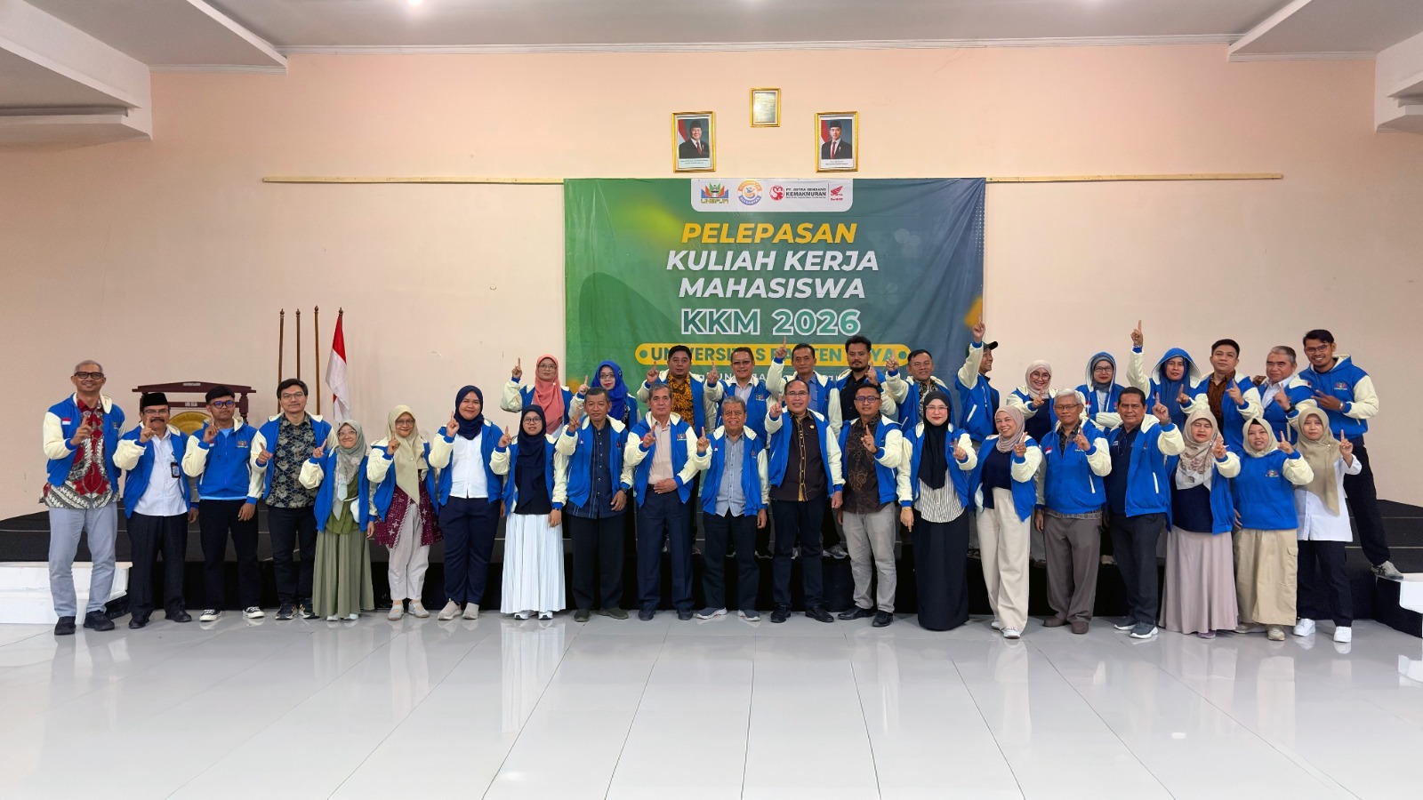 PT Mitra Sendang Kemakmuran Banten Serahkan 11 Motor Operasional untuk Mahasiswa KKM UNBAJA di Serang