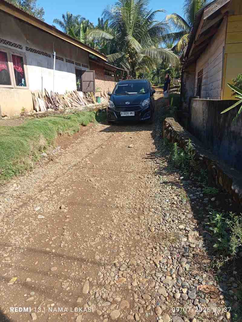 Jalan Permukiman di Desa Talang Tinggi Bengkulu Selatan Rusak Parah, Warga Terpaksa Jalan Kaki Saat Hujan