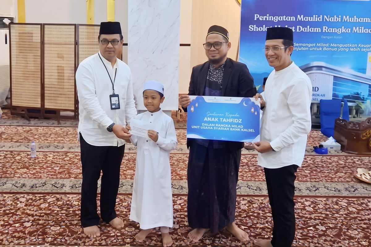 Bank Kalsel Bagikan Santunan ke Anak Yatim dan Kaum Masjid di Milad ke-22 Unit Usaha Syariah, Ini Rekening Resmi Salurkan ZIS