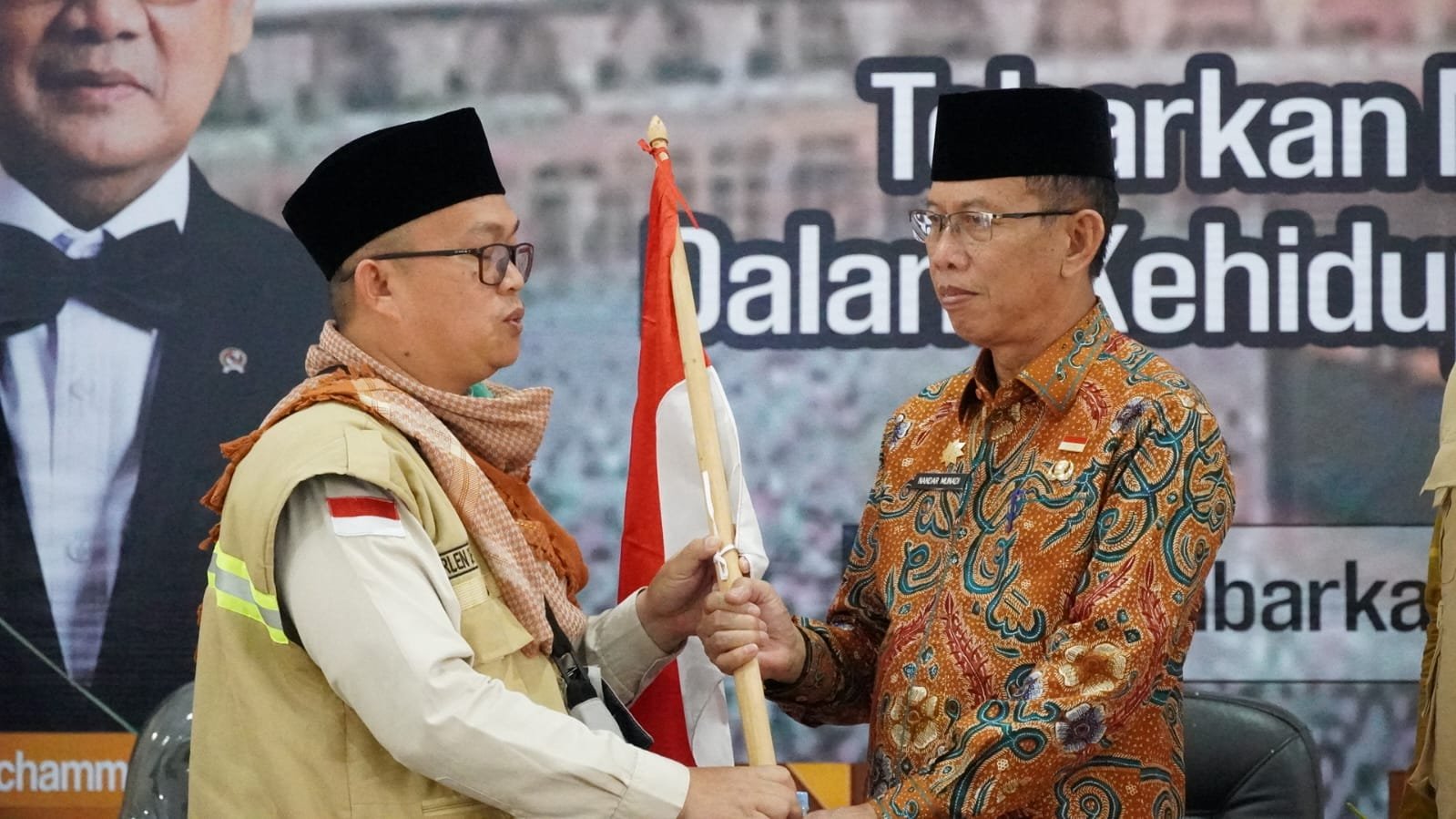 393 Jamaah Haji Bengkulu Kloter 2 Tiba di Asrama Haji, Disambut Tangis Haru Keluarga Setelah 40 Hari Berpisah