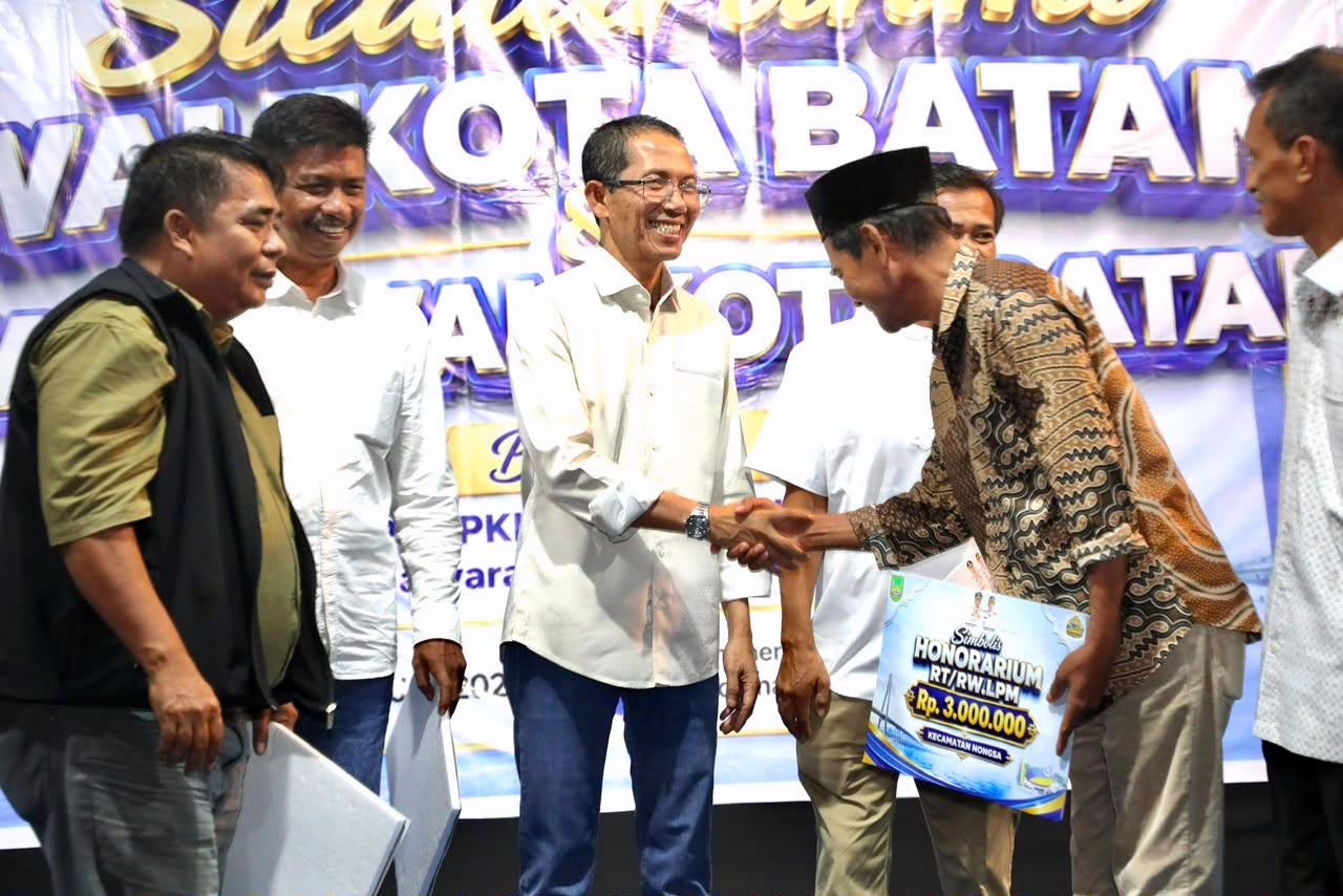 4 Program Kerakyatan Amsakar-Li Claudia di Batam Disorot Warga Nongsa: Seragam Gratis hingga Beasiswa Hinterland