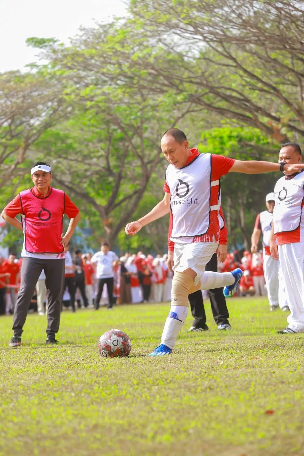 Gubernur Sultra Andi Sumangerukka Buka Lomba HUT ke-81 RI di Kendari, Tekankan Sportivitas dan Kesehatan Peserta
