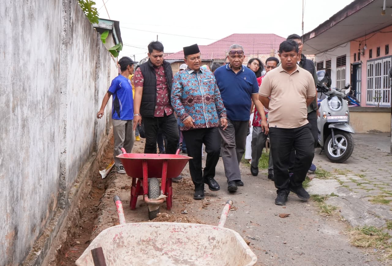 Wamenaker Tinjau Padat Karya di Kota Jambi, Program 2026 Targetkan Pengangguran dan Pekerja Setengah Menganggur