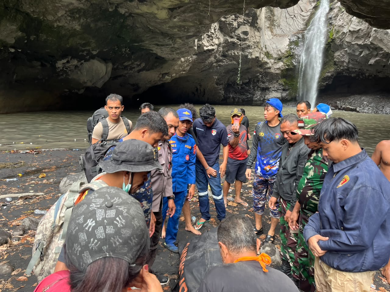Pencarian 2 Hari Berakhir Duka, Gedalti Pasaribu (19) Ditemukan Meninggal di Air Terjun Jembatan Alam Halmahera Utara