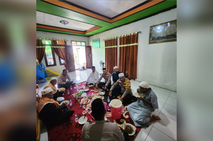 Kapolsek Patani IPDA Mustakim Puasa Sambangi Tokoh Adat di Desa Tepeleo, Warga Sampaikan Harapan soal Keamanan