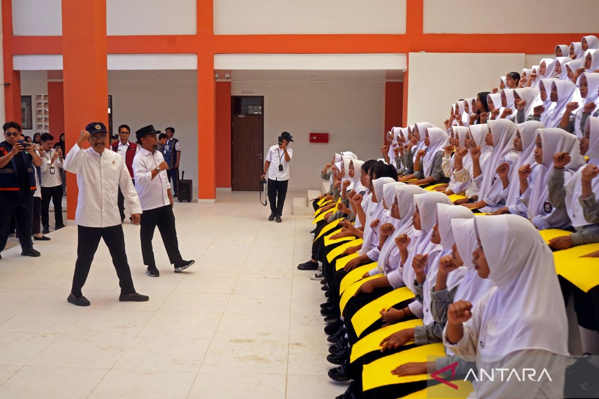 Gubernur Sulsel Andi Sudirman Tinjau SRT 3 Sudiang, Yakin Lahirkan Generasi Berakhlak dan Kuasai Bahasa Asing