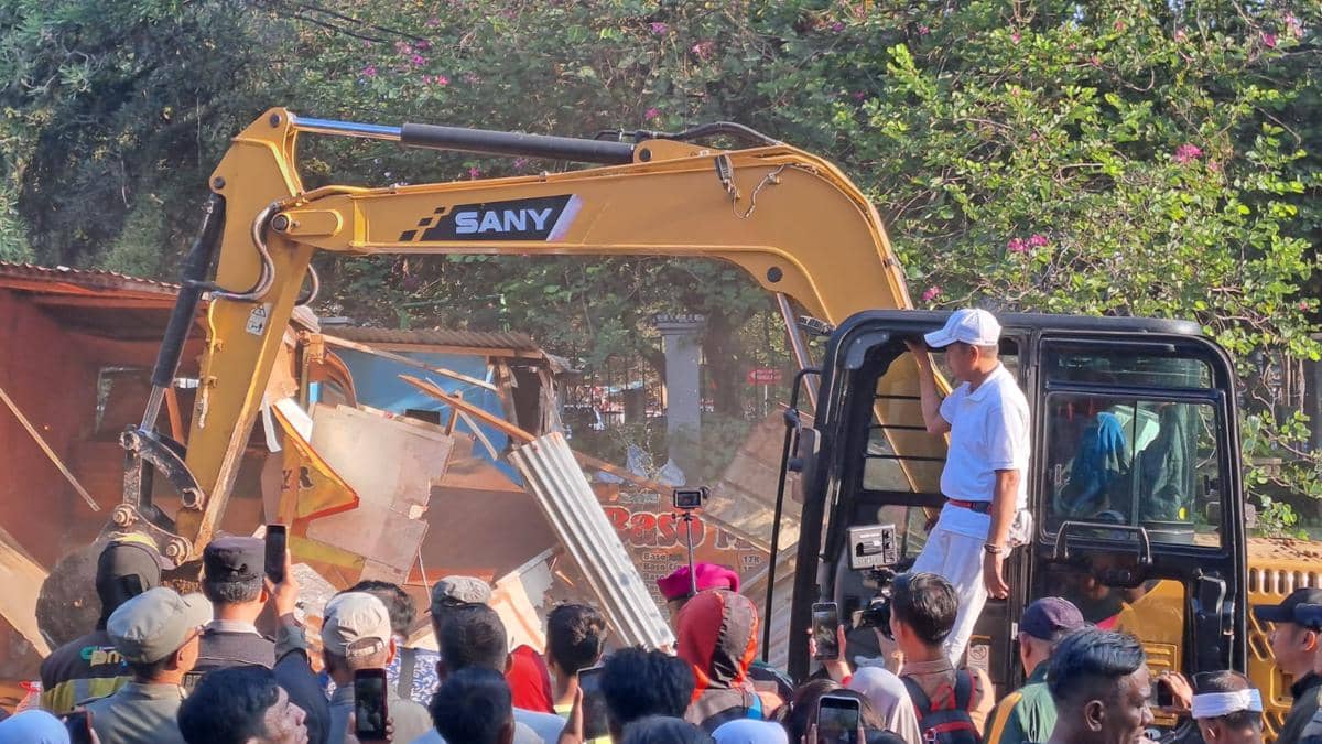 Pemkot Bandung Tak Akan Relokasi PKL Taman Eyckman yang Kiosnya Dibongkar Pemprov Jabar, Fokus Beri Pelatihan Usaha Digital