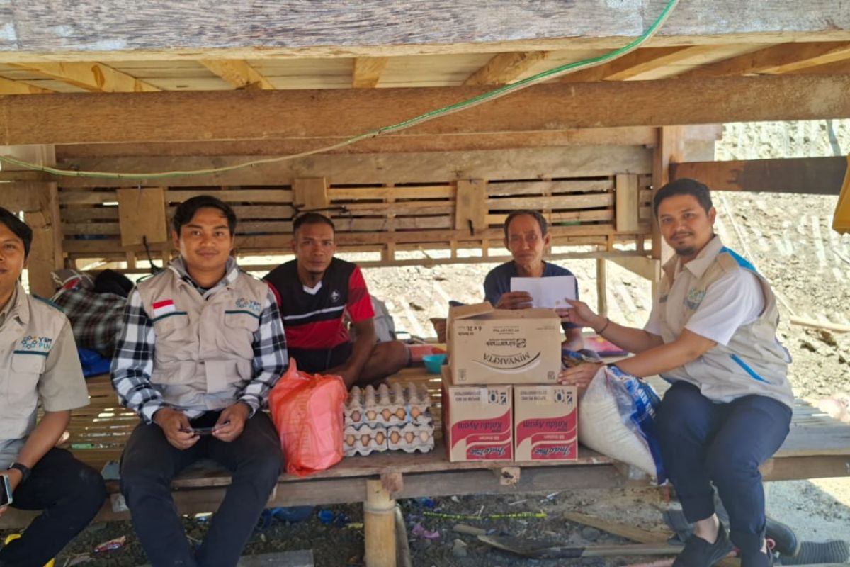 YBM PLN Salurkan Bantuan Listrik Gratis hingga Beasiswa di 5 Kabupaten Sulselrabar Saat Peringatan HKP