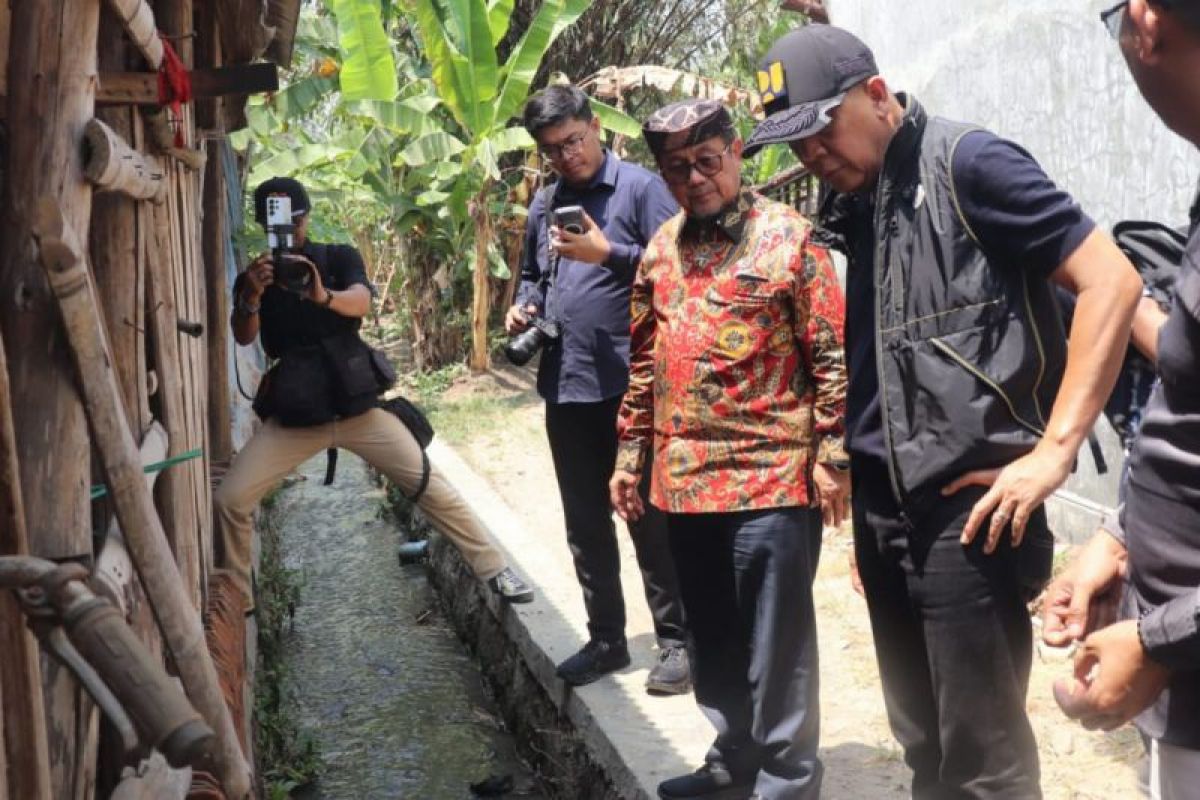 Bupati Cirebon Pastikan Kekeringan 6 Kecamatan Tak Ganggu Irigasi Pertanian, Normalisasi Sungai Jadi Kunci