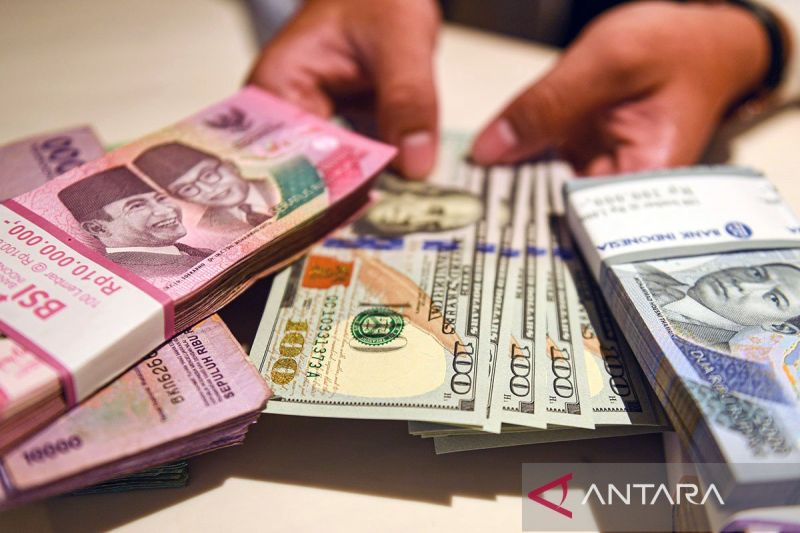 Rupiah Kembali Terpuruk ke Rp 17.869 per Dolar AS, Ekonom Sebut Tekanan Eksternal Masih Dominan