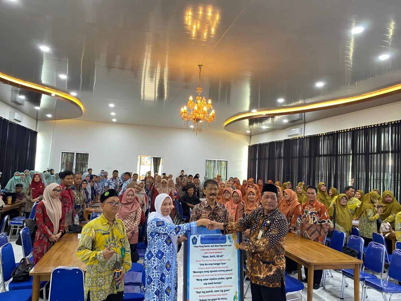 5 Tantangan Guru SD di Banjarsari Terapkan Pendidikan Karakter, UNISRI Beri Pendampingan Budaya Jawa