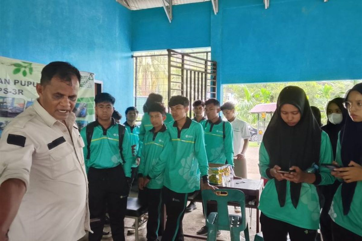 DLH Aceh Besar Optimalkan 7 TPS3R di Lima Kecamatan, Sampah Plastik Disulap Jadi Biji Plastik dan Kompos