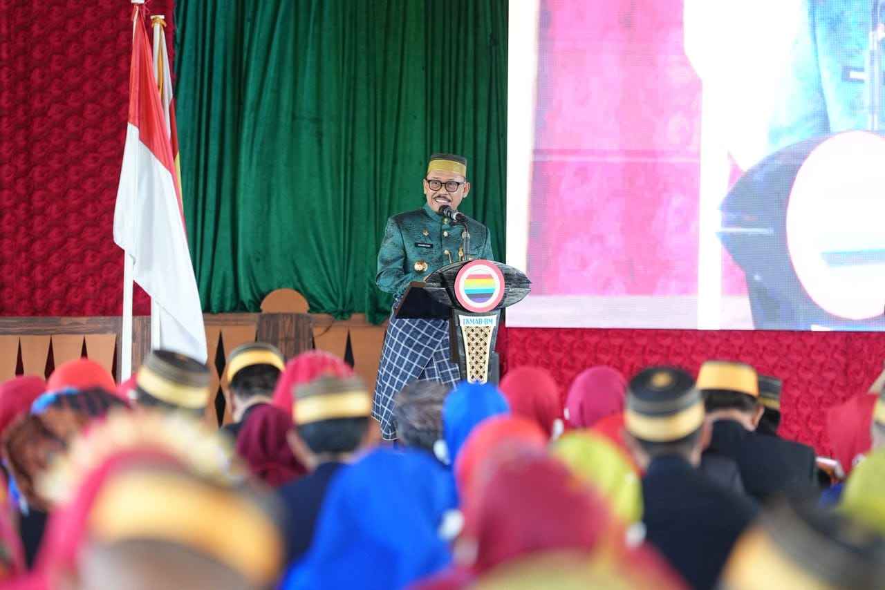 Gubernur Sulbar Suhardi Duka Dikukuhkan sebagai Sulo Tappidena Balanipa, Berjanji Bangun Istana Kerajaan di Polman