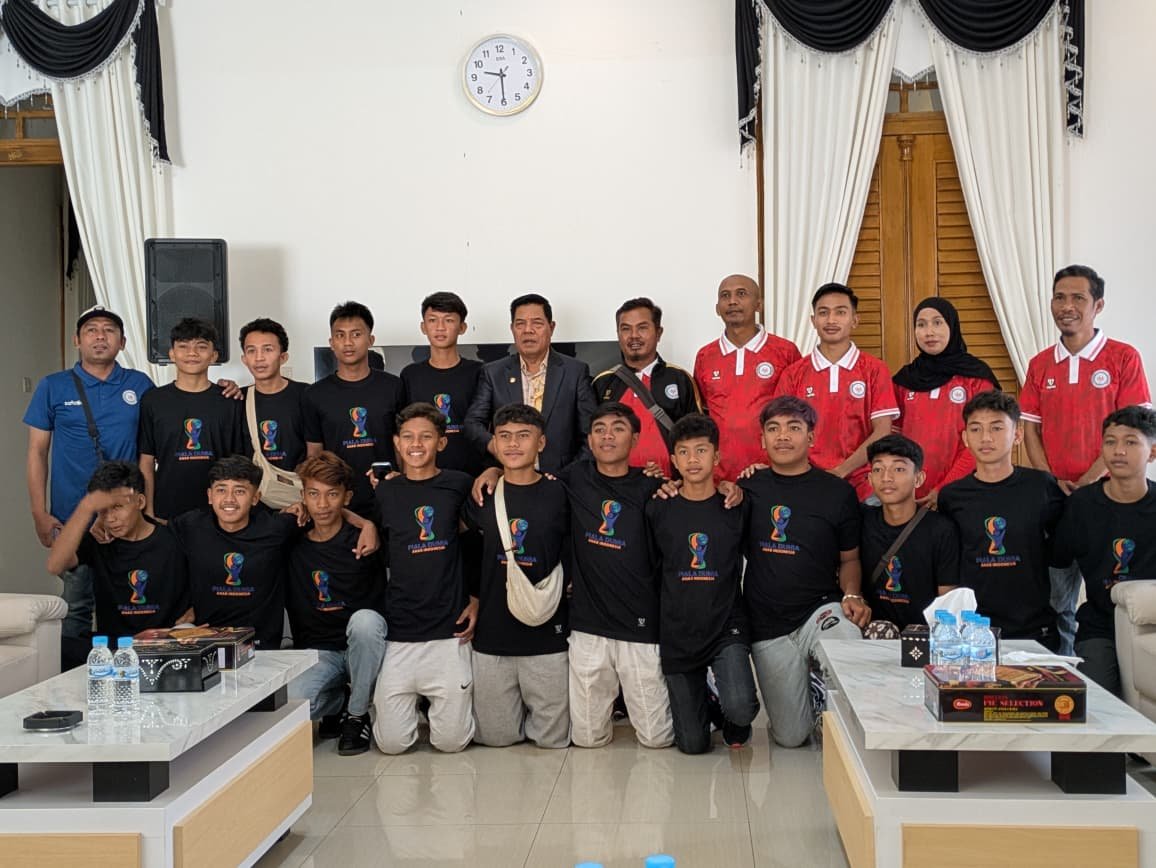 Bupati Lombok Timur Lepas SSB Satria Muda ke Piala Dunia Anak Indonesia 2026 di Bandung, 20 Pemain Muda Siap Berlaga