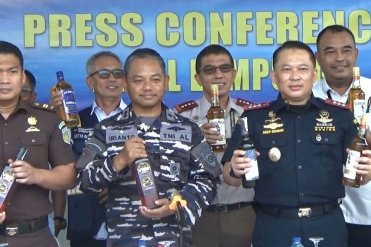TNI AL Lampung Gagalkan Penyelundupan 1.437 Liter Miras Ilegal di Pelabuhan Bakauheni, 187 Karton Diamankan
