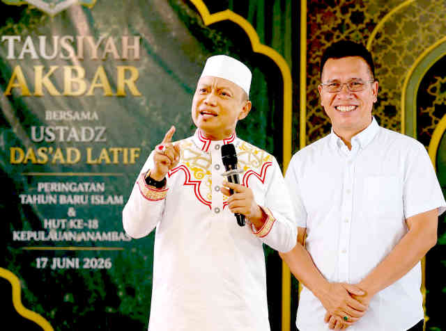 Bupati Anambas Aneng Undang Langsung Ustadz Das’ad Latif Isi Tabligh Akbar Peringati Tahun Baru Islam dan HUT ke-18 Daerah