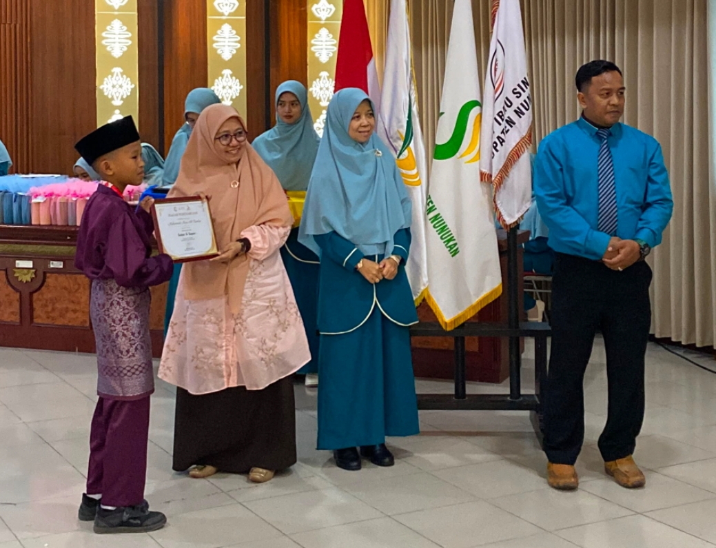 Waket I DPRD Nunukan Arpiah Hadiri Pelepasan Siswa SDIT Ibnu Sina, Minta Sinergi Pendidikan Diperkuat