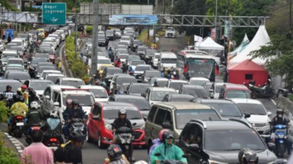 Volume Kendaraan ke Puncak Bogor Naik 18 Persen Saat Libur Kenaikan Isa Al-Masih, Polisi Berlakukan One Way