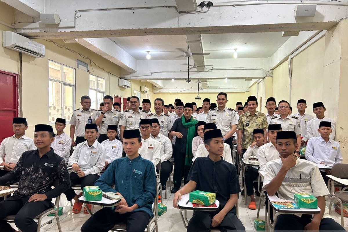 Kemenimipas Edukasi 20 Santri Ponpes Darul Quran Tangerang soal Bahaya TPPO dan Pemalsuan Paspor