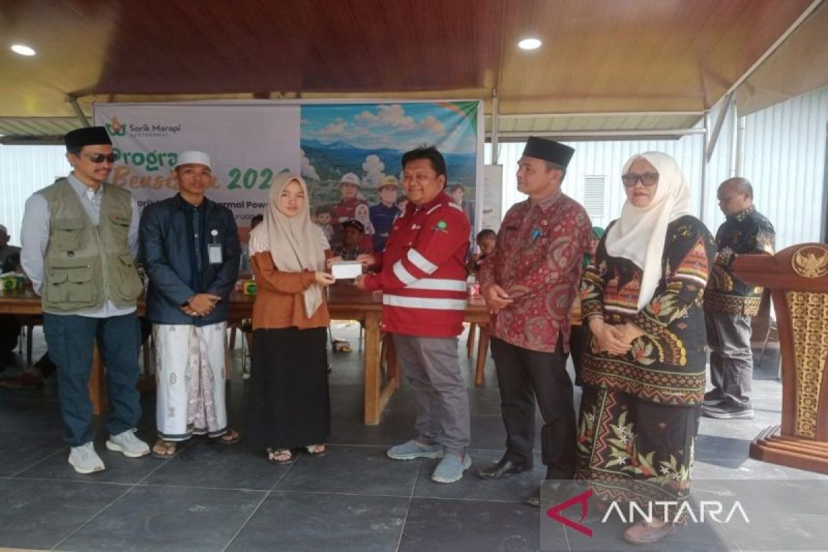 PT SMGP Salurkan Beasiswa untuk 44 Pelajar Madina, Termasuk Mahasiswa yang Akan Kuliah di Yaman