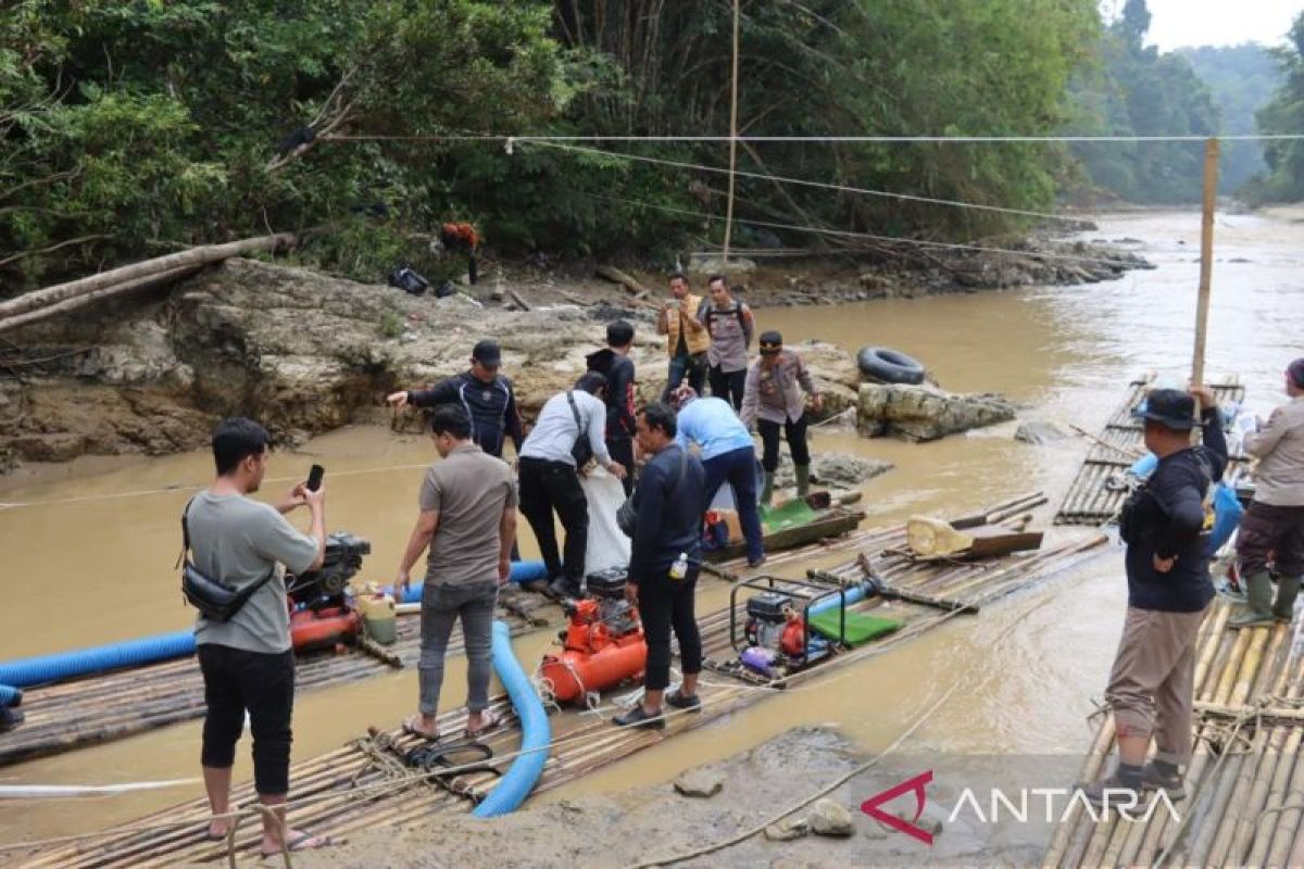 Polda Jambi Gabungan dengan Pemkab Merangin Sterilkan Kawasan Geopark dari PETI, 3 Kompresor dan 2 Genset Diamankan