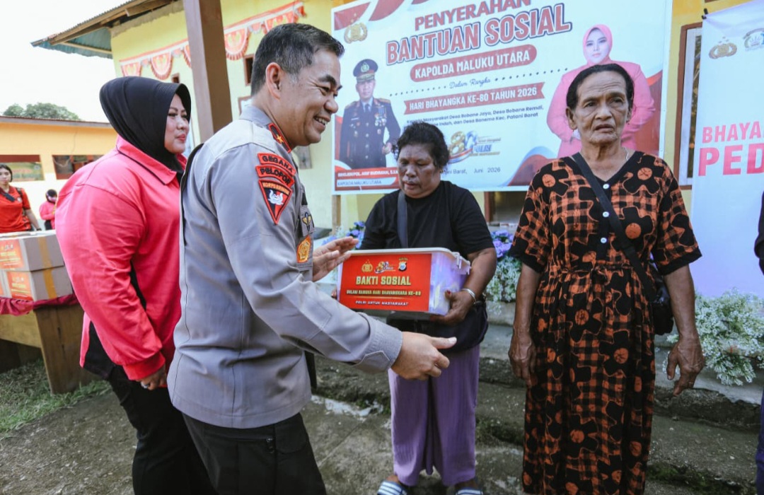 Kapolda Malut Salurkan 308 Paket Sembako dan Usulkan Polsek Baru di Perbatasan Sibenpopo-Banemo