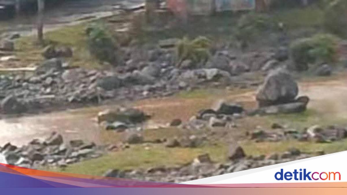 Sungai Lintang Meluap di Empat Lawang, Jembatan Gantung Roboh dan Objek Wisata Rusak Parah