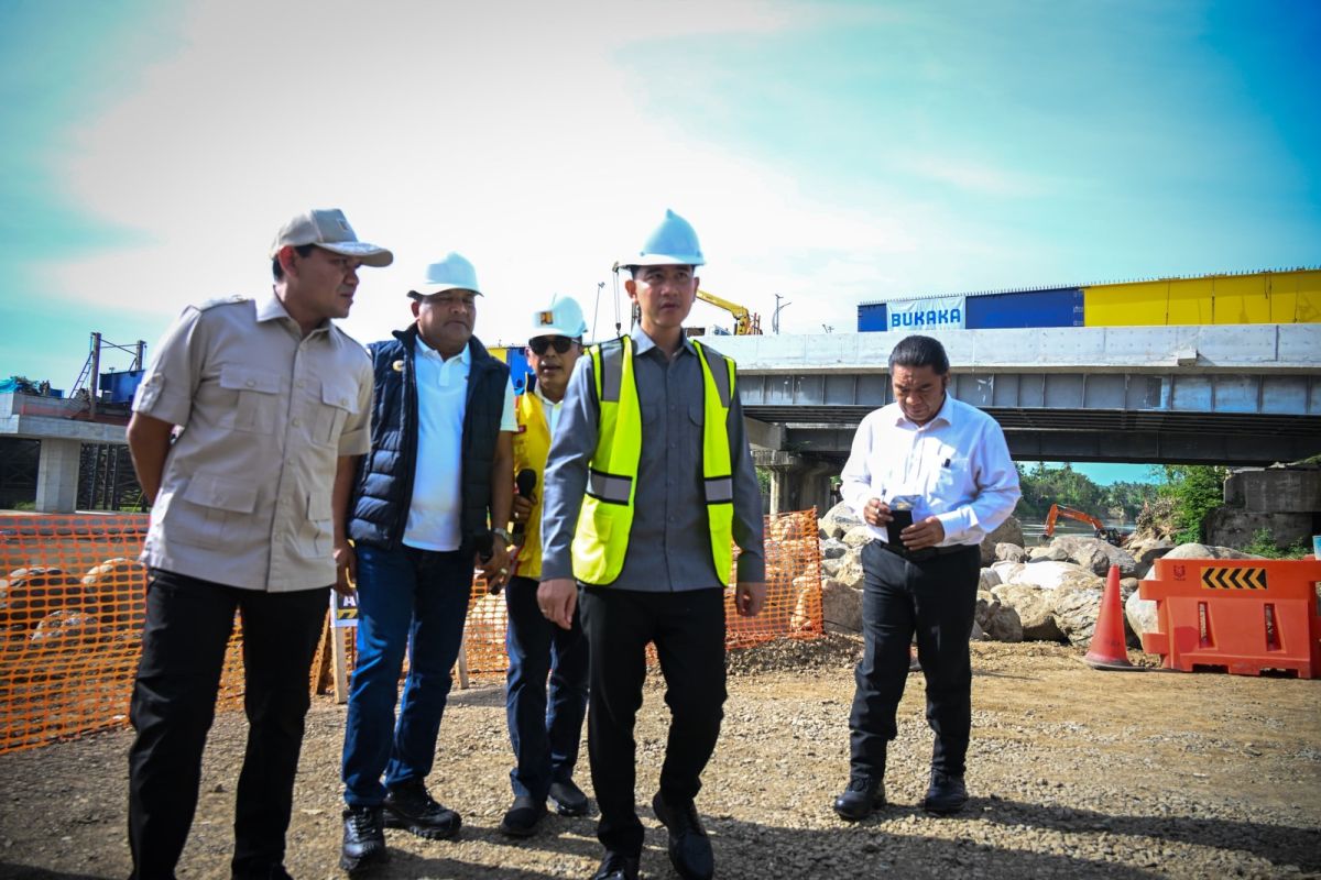 Wapres Gibran Tinjau Jembatan Krueng Tingkeum di Bireuen, Target Rampung Akhir Desember 2026