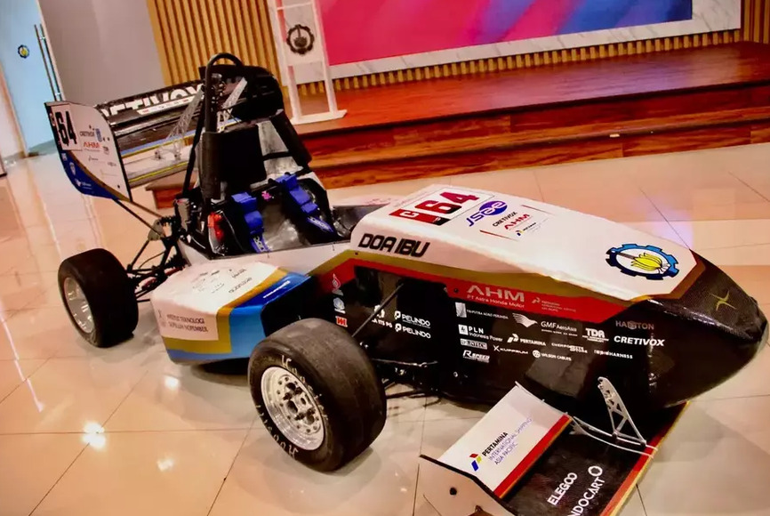 Tim Sapuangin ITS Luncurkan Mobil Formula Speed 8, Siap Bertarung di Formula SAE Japan 2026