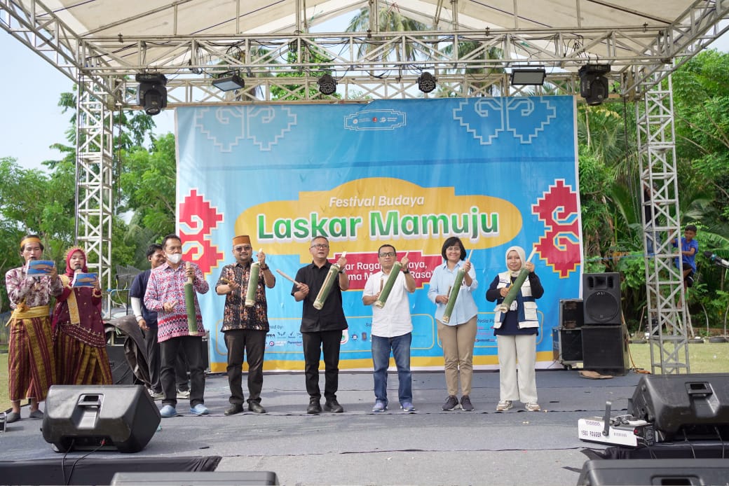 Festival Budaya Laskar Mamuju Resmi Dibuka, KAGAMA Sulbar Siapkan 70 Kuota Kuliah Afirmasi ke UGM