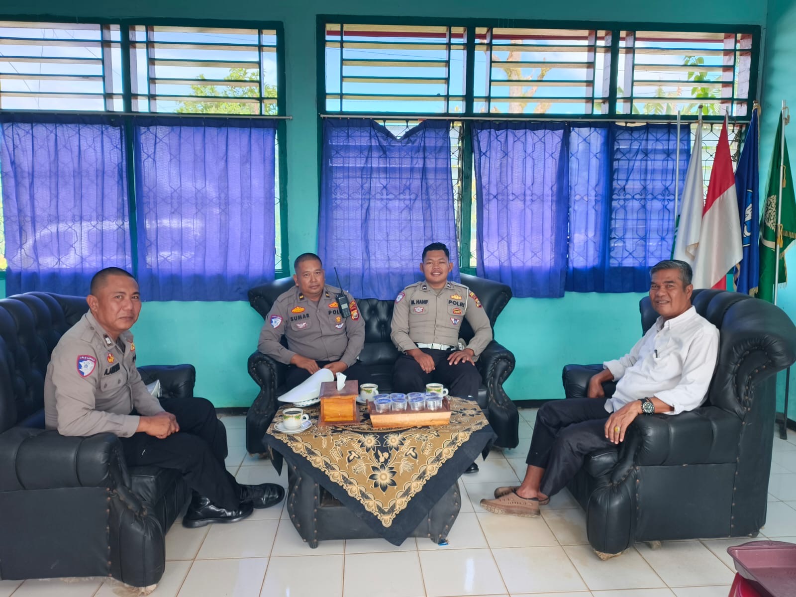 Satlantas Polres Bengkulu Utara Gelar Polantas Menyapa di SMP dan Pasar Tradisional, Edukasi Pelajar hingga Pedagang soal Tertib Lalin