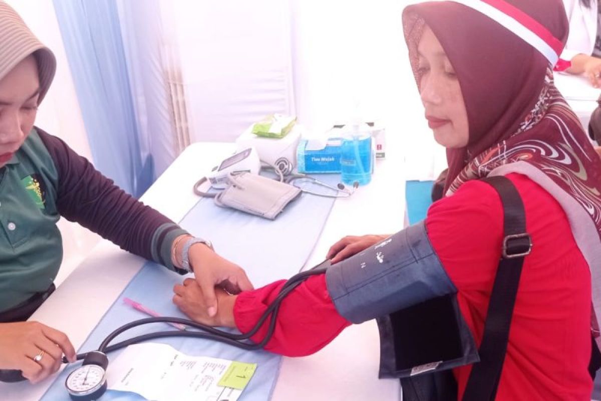 1.500 Warga Lebak Jalani Cek Kesehatan Gratis dari Polda Banten, Ratusan Lansia Terima Kacamata Baru