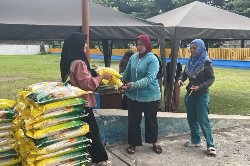 Perum Bulog Sumut Kembali Jual Beras SPHP di 13 Gudang, Harga Mulai Rp11.500 per Kilogram